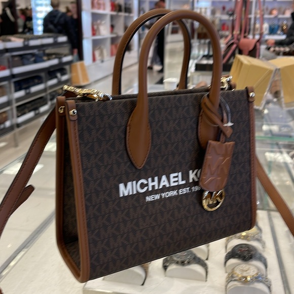 MICHAEL KORS
Mirella Small Logo Crossbody Bag
Brown 
NWT - Picture 13 of 16
